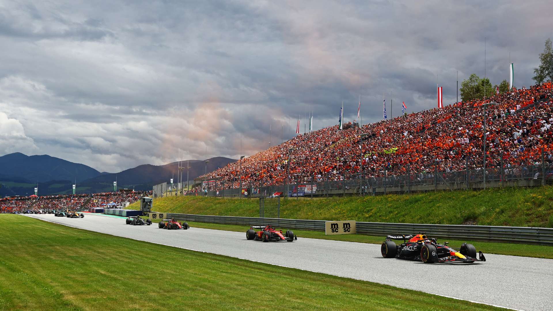 然高居榜單 然高居榜單