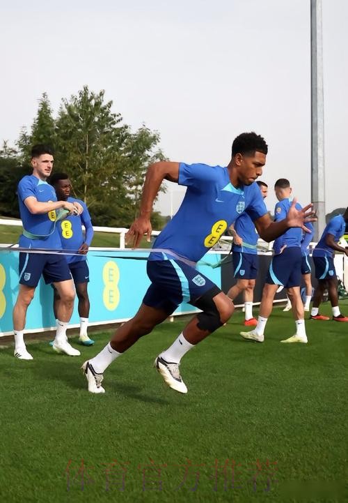 贝林厄姆晒训练照片:终于回到球场与兄弟们一起 贝林厄姆晒训练照片:终于回到球场与兄弟们一起